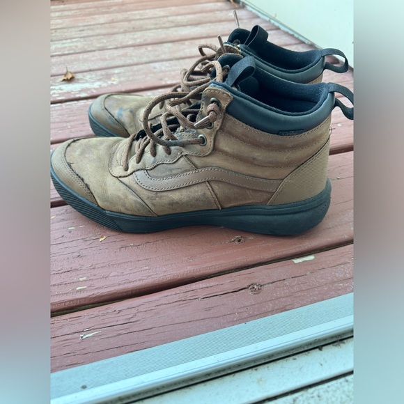 Vans Ultrarange Sneaker Boots - Picture 2 of 4